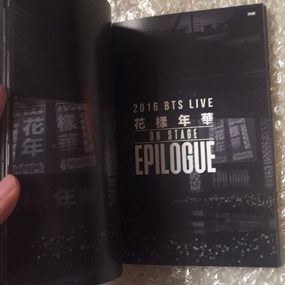 2016 BTS LIVE ON STAGE EPILOGUE WITH PHOTOCARD - Picture 13 of 16
